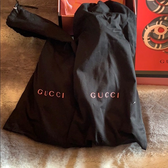 Gucci Ghost Sneakers - Picture 4 of 16